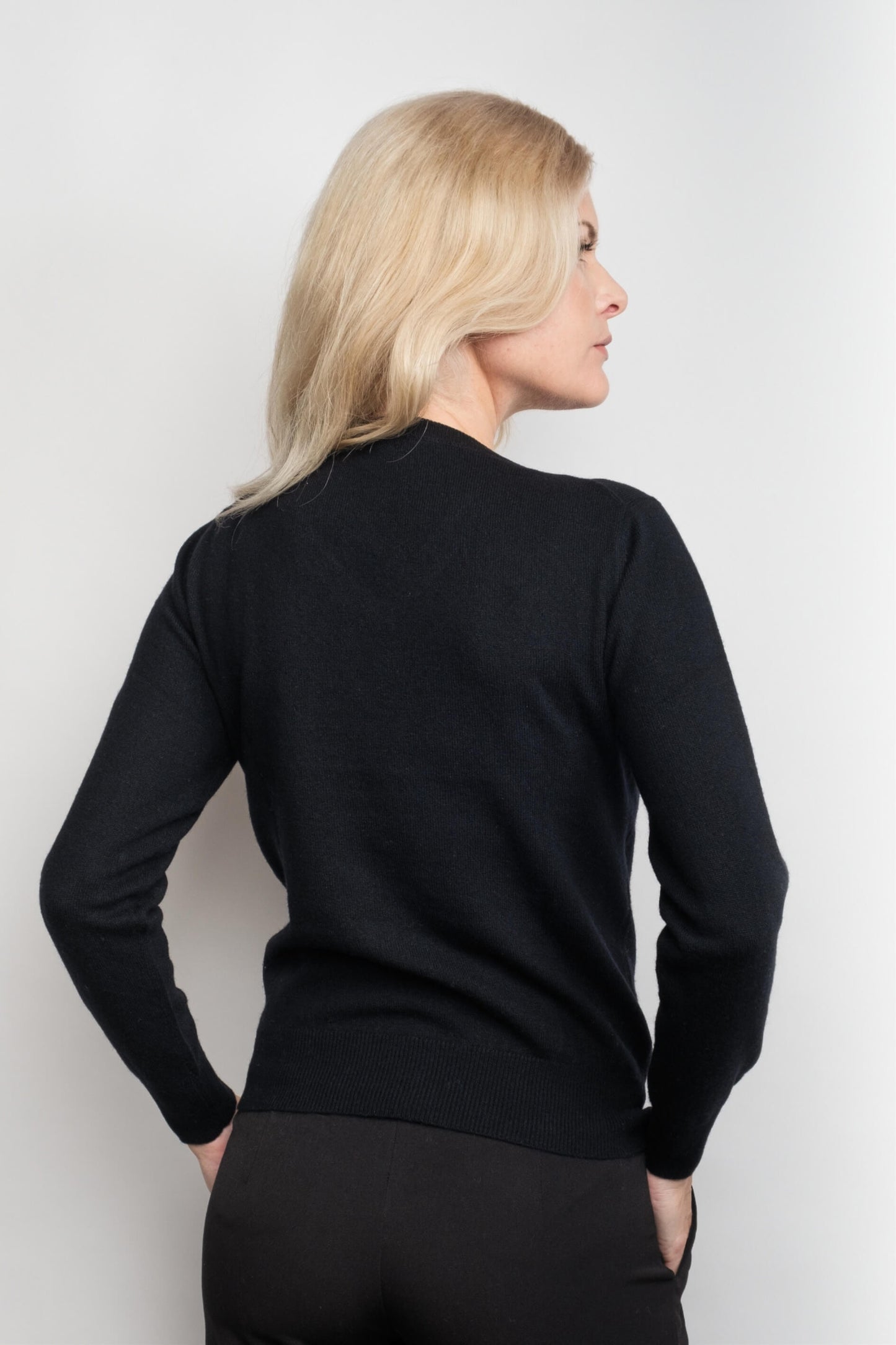 Signature Metro Cashmere Rib V-Neck Sweater