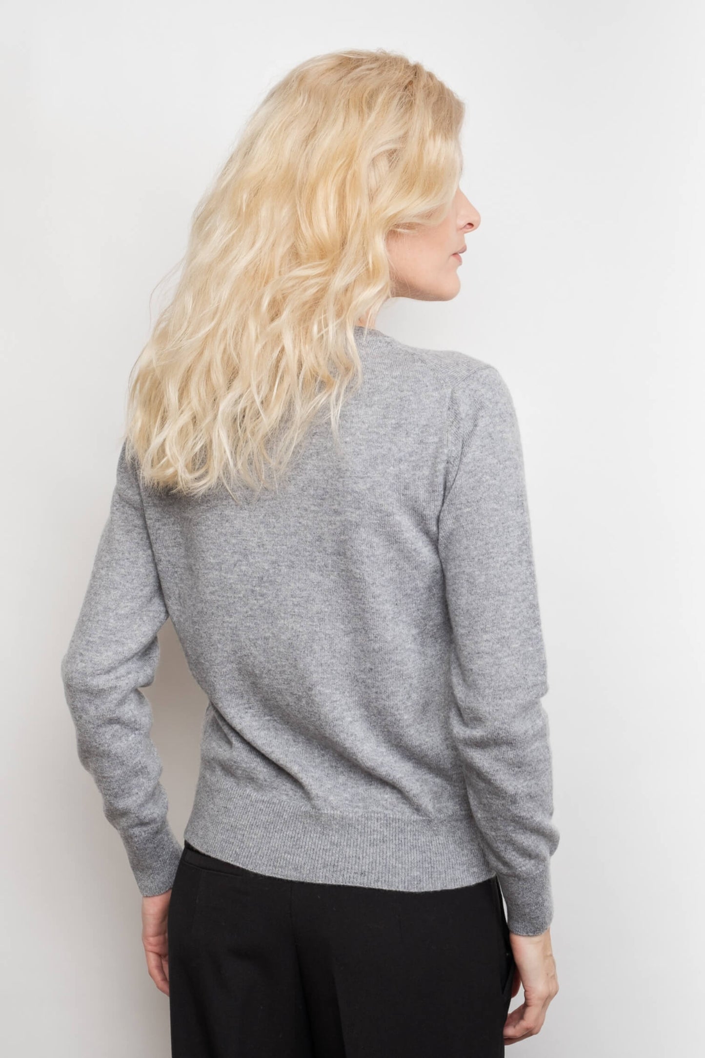 Signature Metro Cashmere Rib V-Neck Sweater