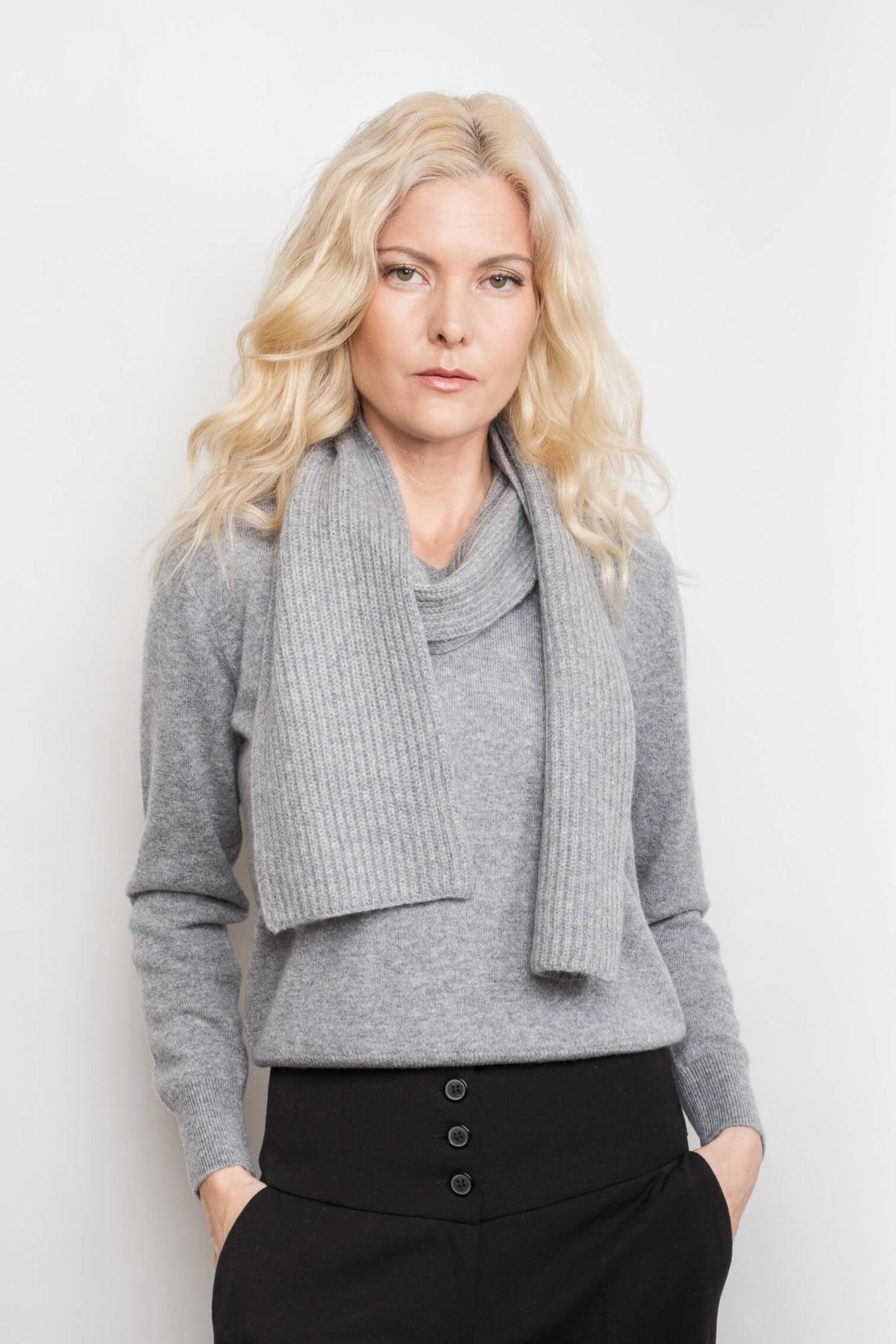 Slim Ribbed Cashmere Long Scarf - Grey