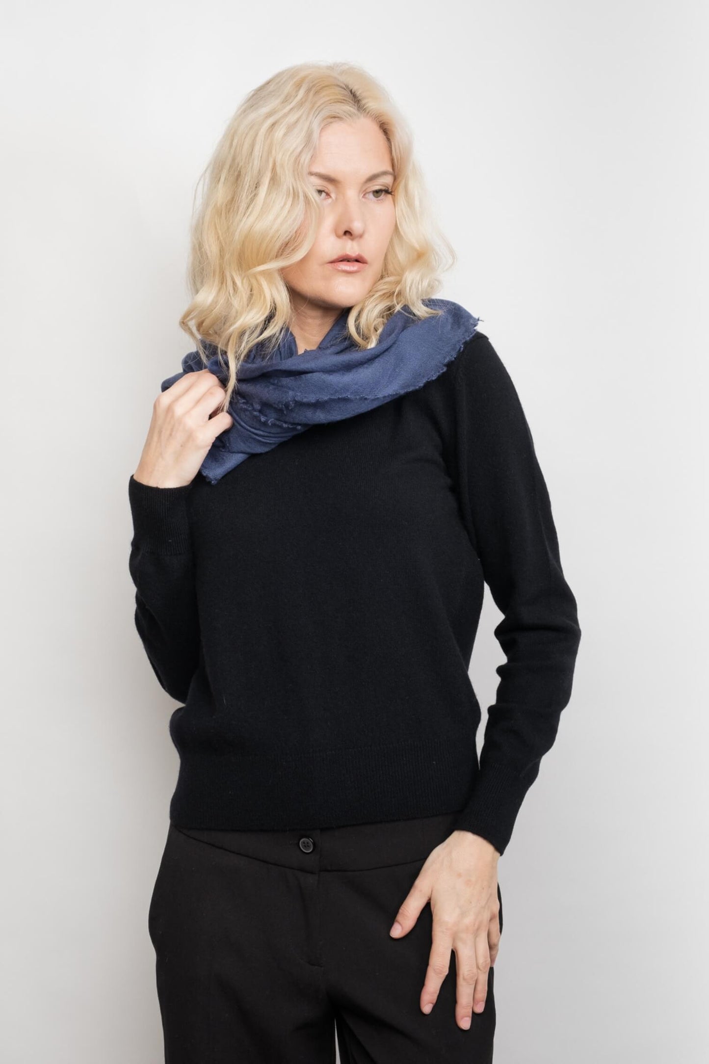 Ultrafine Lightweight Cashmere Scarf - Berry Blue