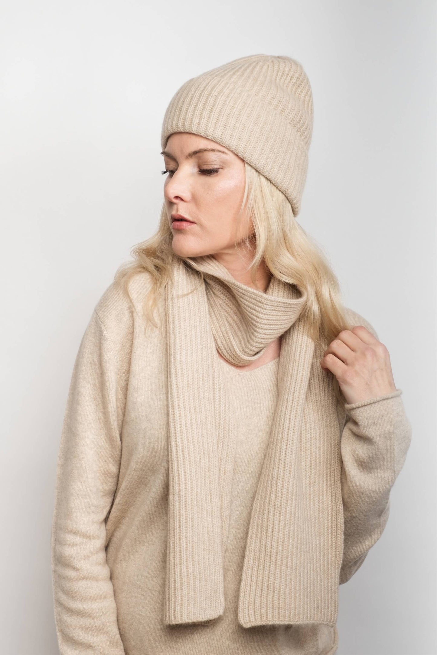 Slim Ribbed Cashmere Long Scarf - Cream